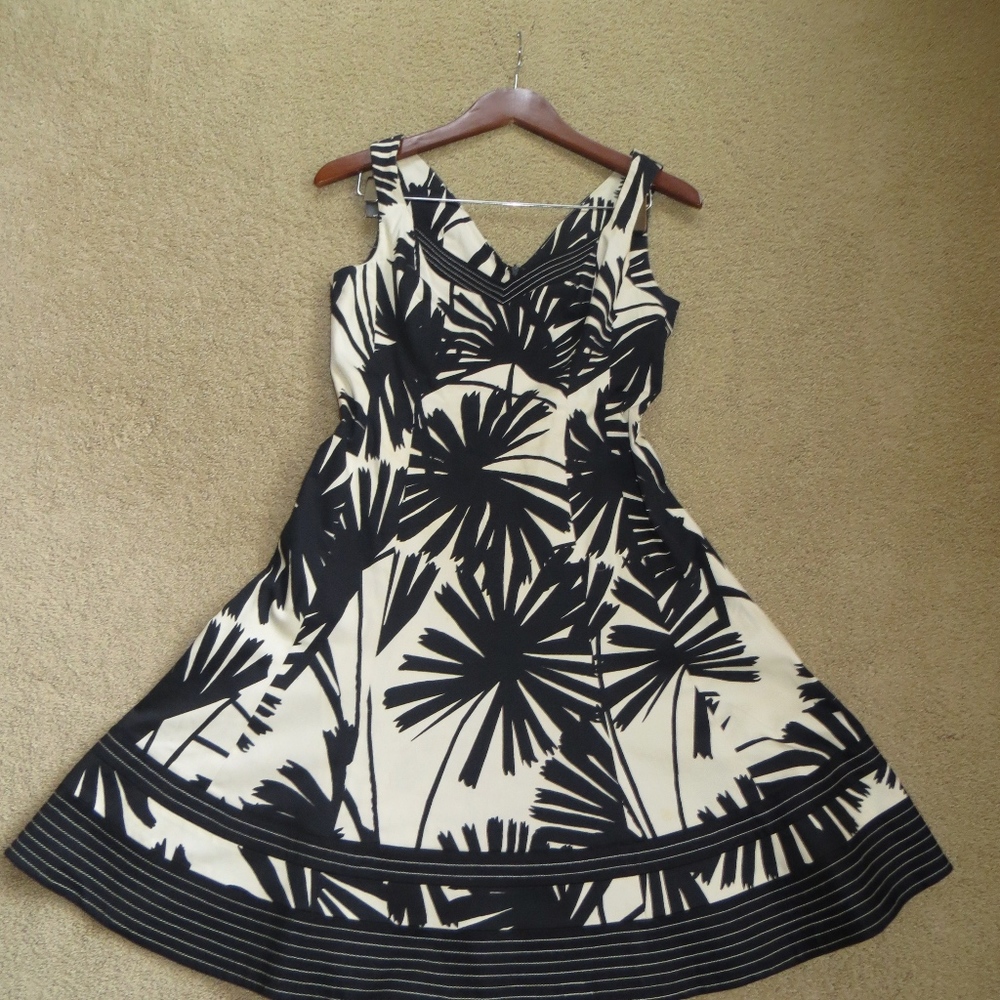 Nine West Stretch Cotton Fit and Flare size 6